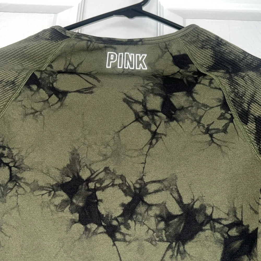 PINK ACTIVE Victoria’s Secret active top long sleeve tie dye green black top - Picture 10 of 10